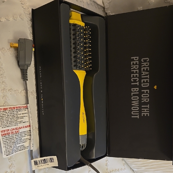 Drybar DOUBLE SHOT Yellow Hair Dryer Brush. EUC - Picture 1 of 4